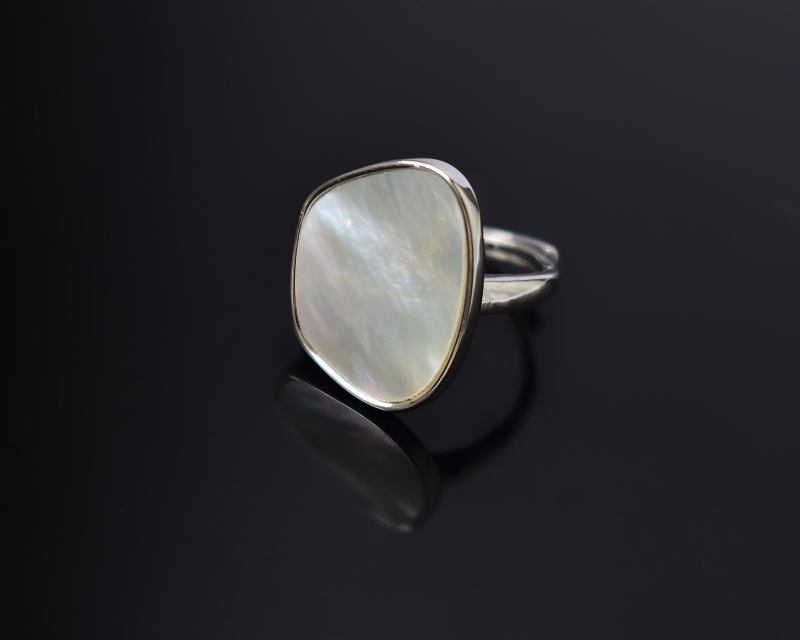 Кольцо безразмерное цвет серебро вставка натуральный перламутр Серебро