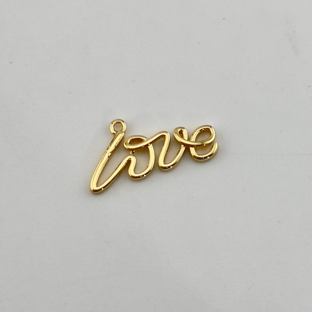 Подвеска LOVE цвет золото размер 8,7*15мм